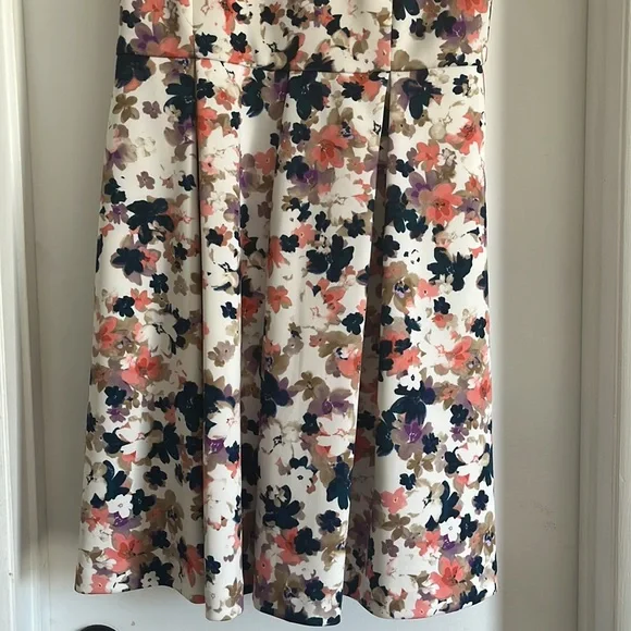 Jessica Simpson Pretty Floral Dress - Picture 2 of 8